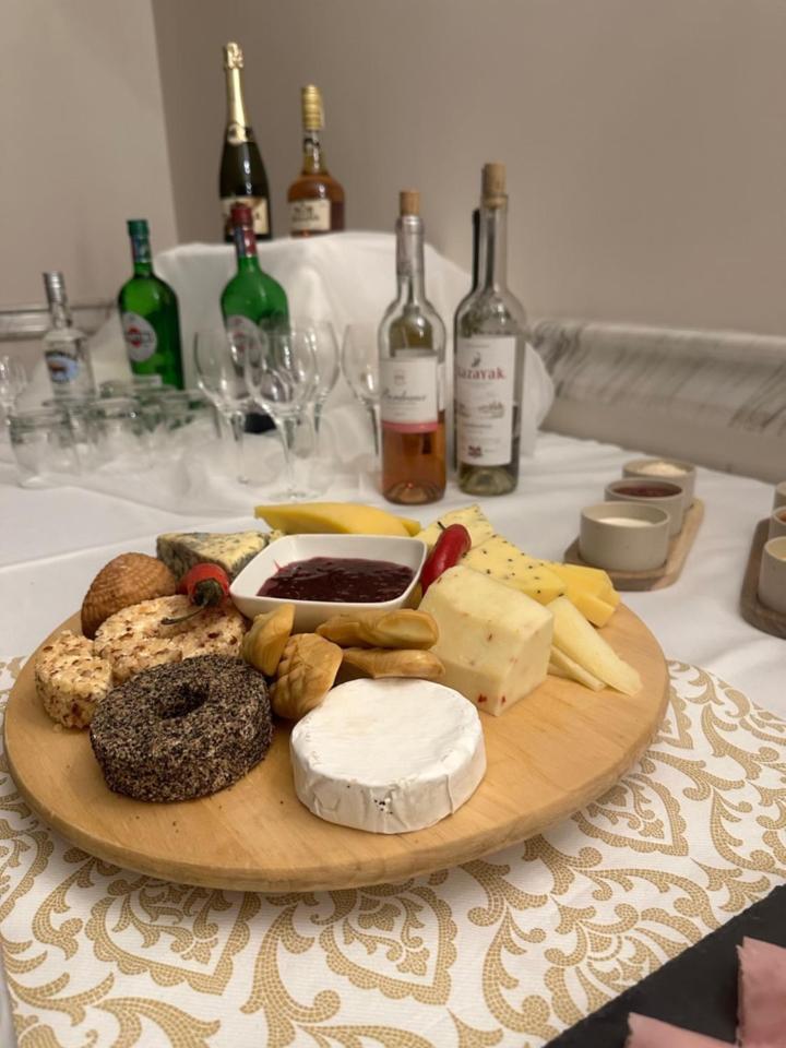 سفارجاونج Astoria Bed & Breakfast المظهر الخارجي الصورة
